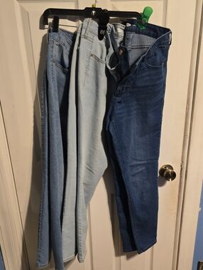 Old Navy Women Skinny Jeans  3 Pairs,Light Wash, Dark Indigo Mid Blue Wash Sz 12